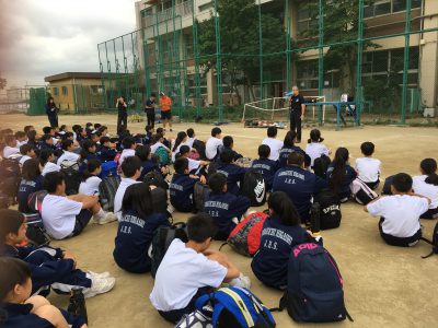 １年生校外学習出発式