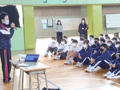 10 月20日(火)：3学年 朝の進路集会