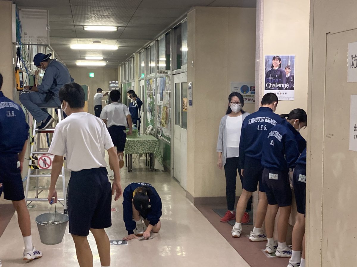 10 月7日(水)：３学年　掃除の様子