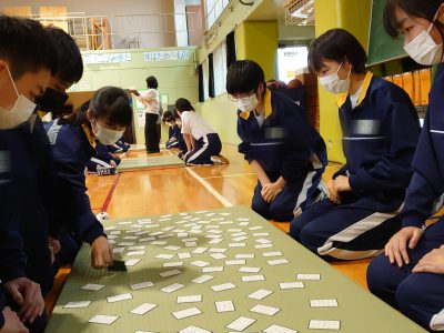 3月18日㈮　1学年　百人一首大会