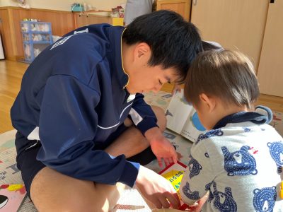 ７７期　技術・家庭　幼児との触れ合い体験　